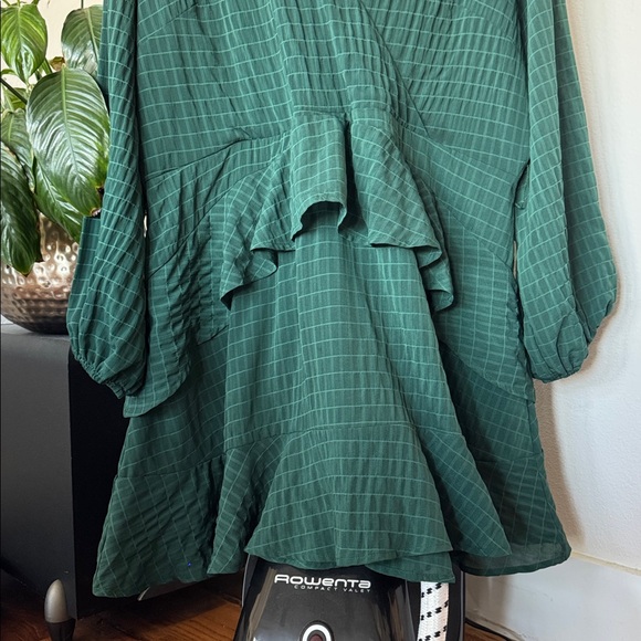Arula Plus Chiffon Faux Wrap Mini Dress Sz 2X Green Ruffle Balloon Long Sleeve - Picture 3 of 10